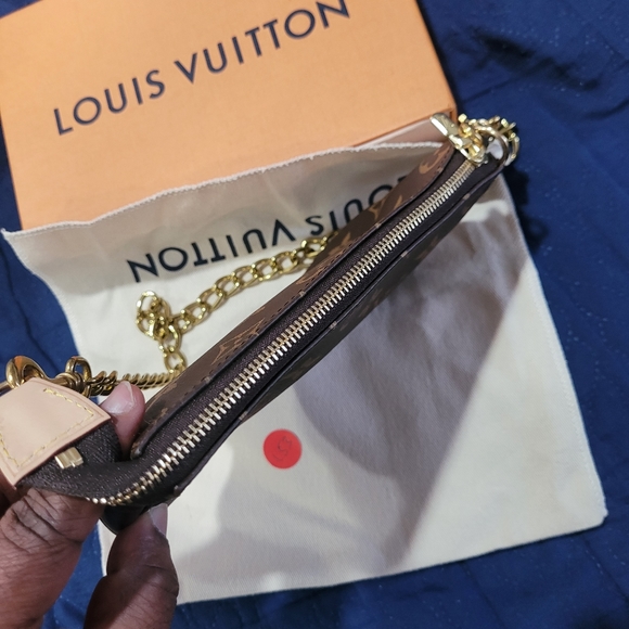 Louis Vuitton cosmetic Pouch New - Picture 3 of 12